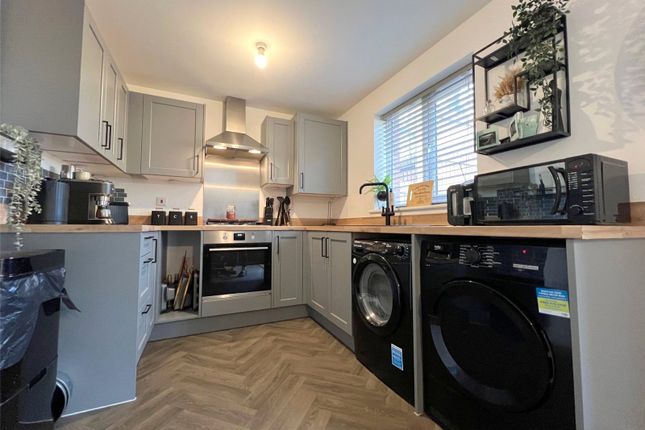 77, Tasker Way, Dyfed photo 4