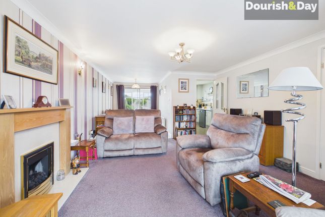 7 Fennel Drive, Stafford photo 3