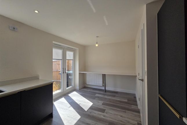 3, Juniper Drive, Mansfield photo 4
