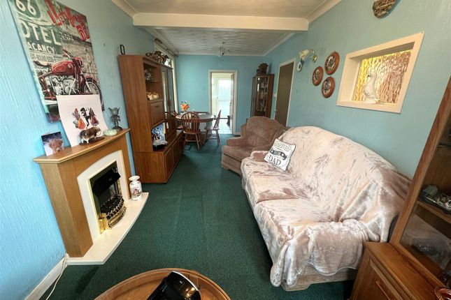 8, Edgerton Road, Lowestoft photo 2