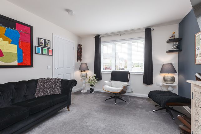 29, Briestonhill Drive, West Calder photo 4