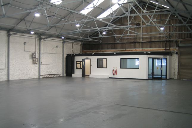 Light industrial to let in Octagon Street, Plymouth