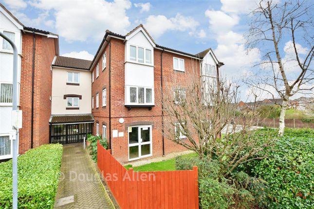 1-bed flat on 28, Cunningham Close, Romford, £75,000
