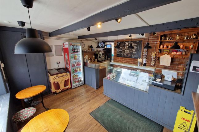 Thumbnail Restaurant/cafe for sale in Cafe &amp; Sandwich Bars BD11, Drighlington, West Yorkshire