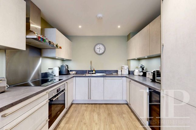 7 Coach House Mews Horsham Road, Horsham photo 3