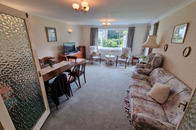 Flat to rent in The Avenue, Westbourne, Poole