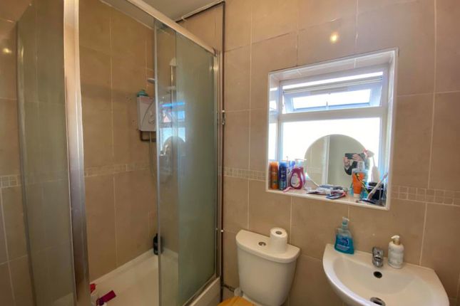 45, Blenheim Gardens, Southampton photo 4
