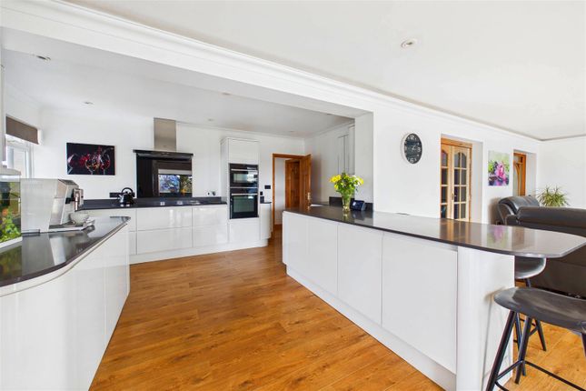 18, Godolphin Way, Newquay photo 4