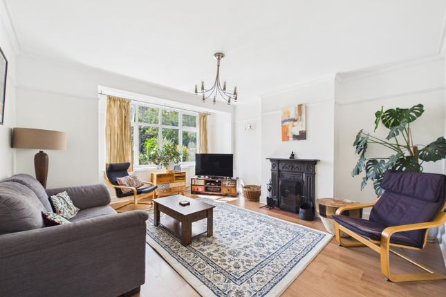 10, Culmington Road, South Croydon photo 2