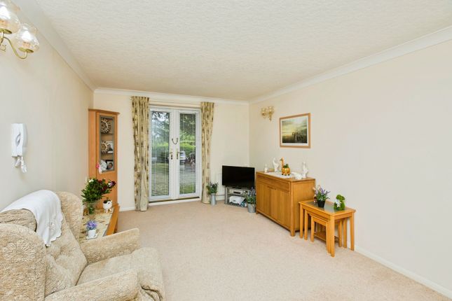 Flat 18, Holmfield, 145, Stenson Road, Derbyshire photo 2