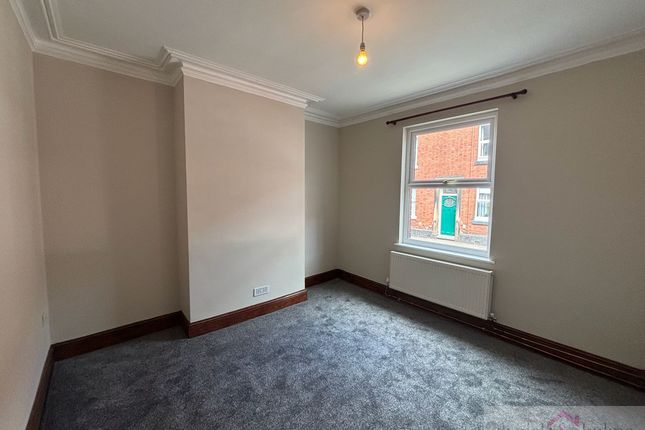 29 Bath Street, Leek photo 3