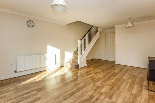 24, Abbots Way, Kettering photo 5