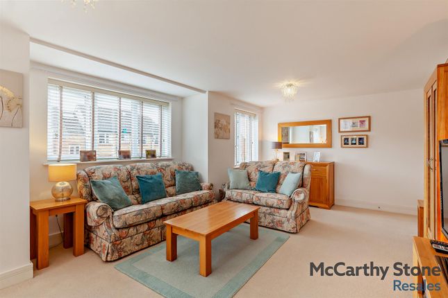 8659077-Interior01-800.Jpg