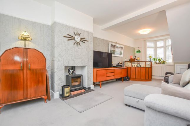 3, Westwood Avenue, Brentwood photo 3