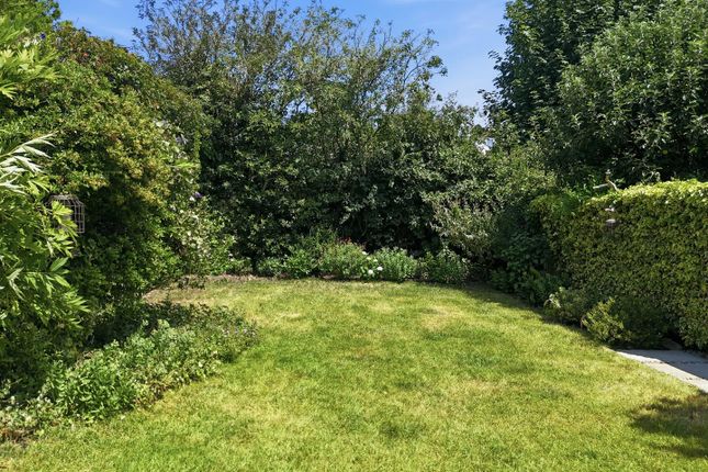 8C, Glebe Avenue, Woodford Green photo 3