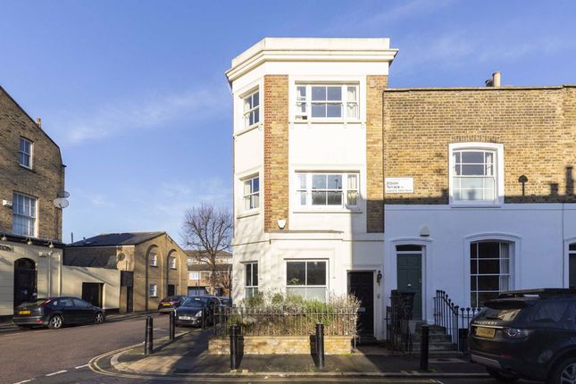 Thumbnail Terraced house to rent in Albion Terrace, London
