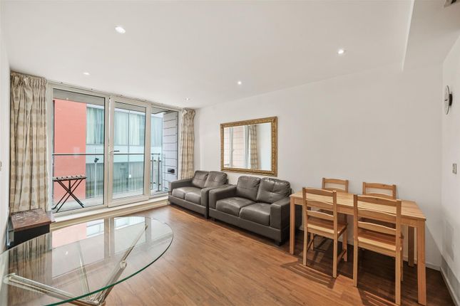Flat for sale in The Oxygen Apartments, Royal Victria Dock