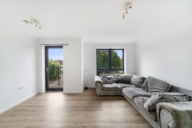 9 Bell House, Hirst Crescent, Middlesex photo 3