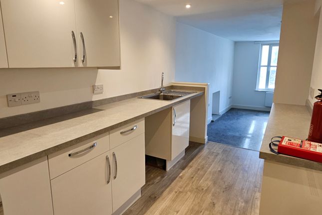 Flat 1, Bank House, Great Torrington photo 4