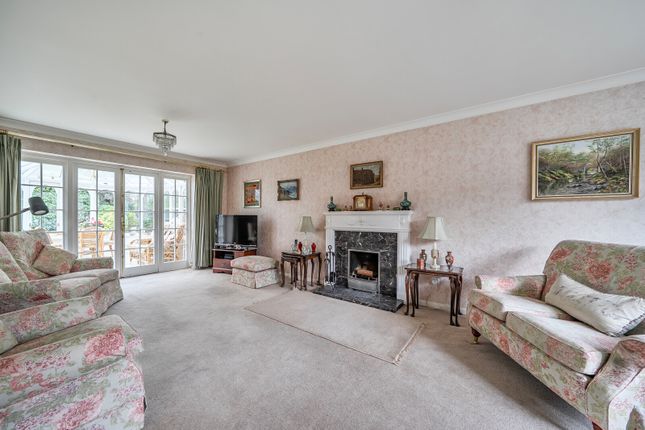4, Dorin Court, Pyrford photo 2