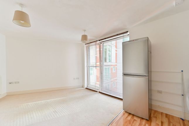 Salamanca Place, SE1, Vauxhall photo 3