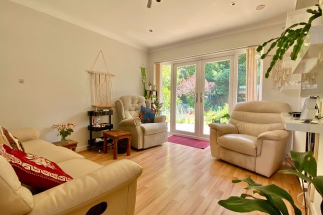 17 Craigside Road, St. Leonards, Ringwood photo 2