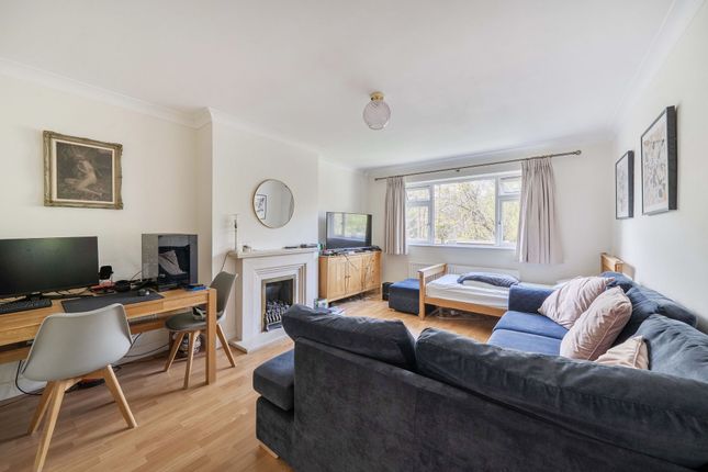 7 Fairfield Court Ickenham Road, Ruislip photo 4