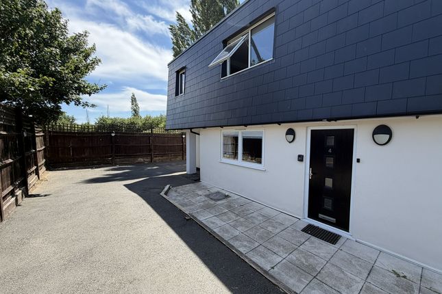 4 Cottage Walk, Roding Lane North, Woodford Green photo 4