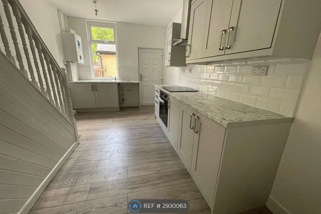 2 bed property for rent in Bury Road, Rochdale OL11