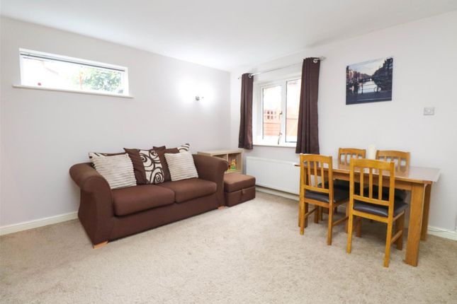 20, Hexham Close, Sandhurst photo 2