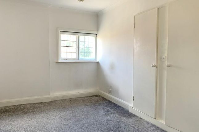 Room 7, 30, West Lodge Avenue, Acton photo 4