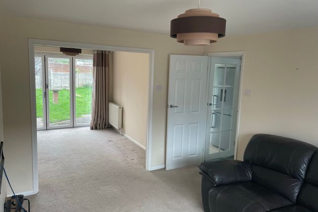 End terrace house to rent in Rose Glen, Chelmsford