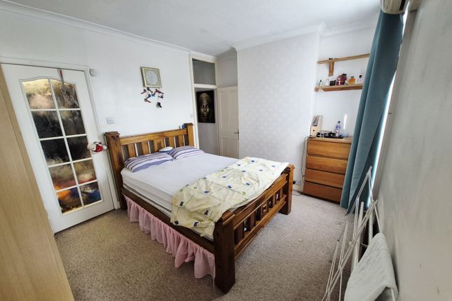 46, Argyle Road, LONDON photo 5