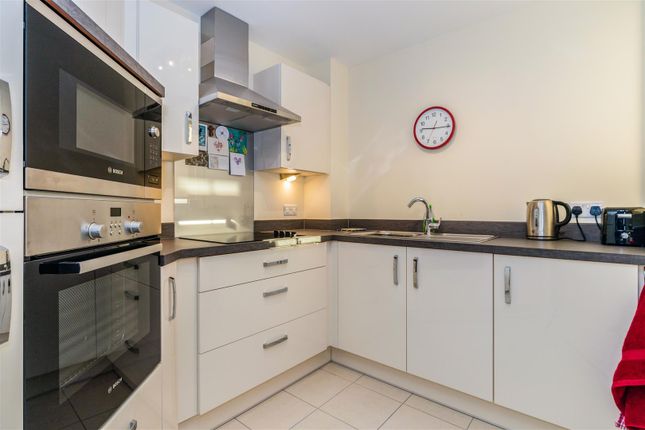 9 Savoy House, South Parade, Southsea photo 4