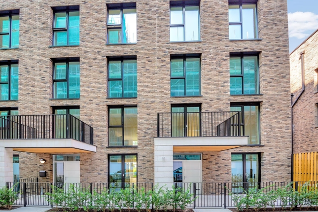 Thumbnail Town house to rent in Royal Crest Avenue, London