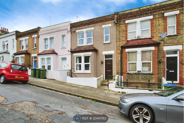 Flat to rent in Sladedale Road, London