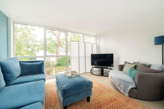11, Fairlawns, East Twickenham photo 4