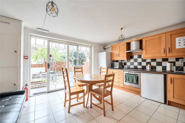 352, Bancroft Road, London photo 4