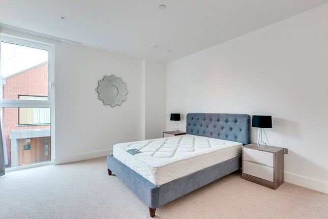 Flat for sale in Westbourne Apartments, 5 Central Avenue, London