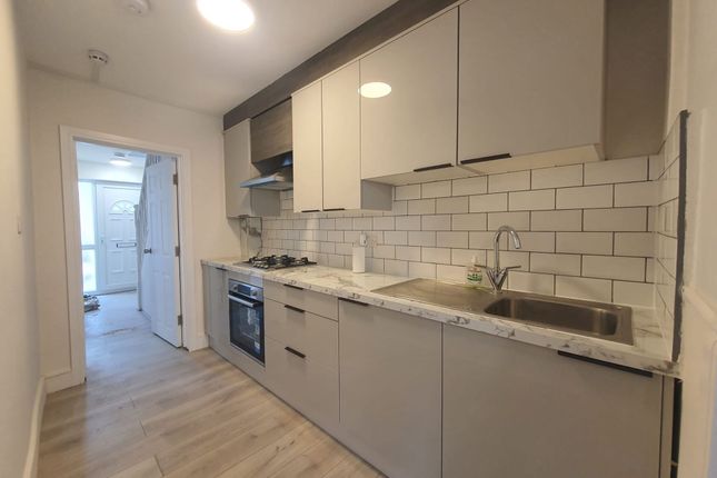 ROOM 1, 45 Tudor Road, Hayes photo 5