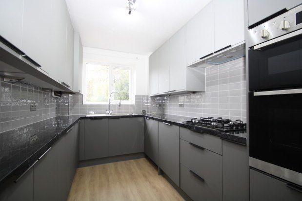 Thumbnail Flat to rent in Steep Hill, Croydon