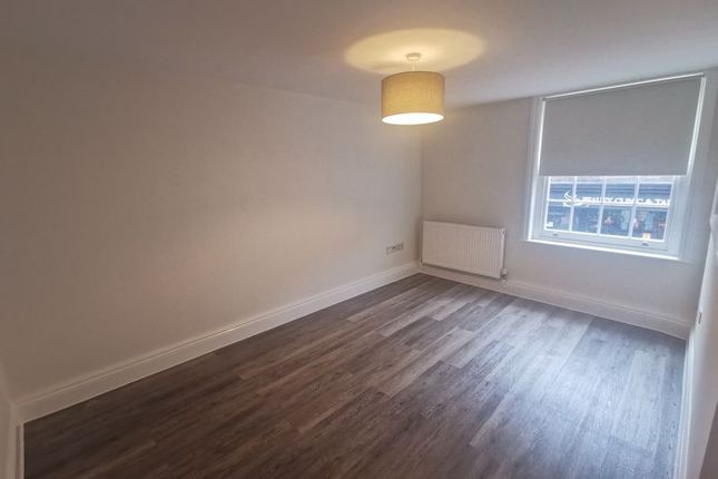 Flat to rent in East Street, Chesham