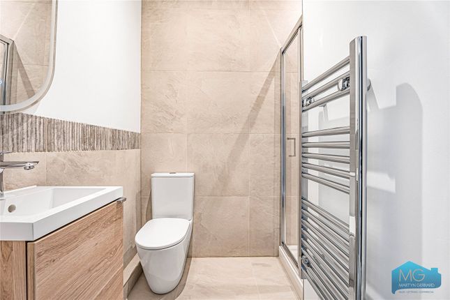 Flat 4, 2, Parkhurst Road, London photo 4