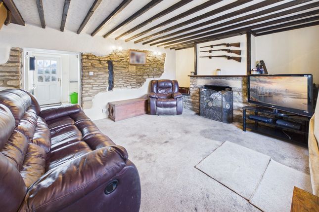 Watchmans Cottage, 3 Station Road, Carterton photo 2