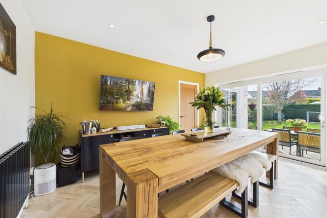 5, Oaklands Crescent, Chester photo 2