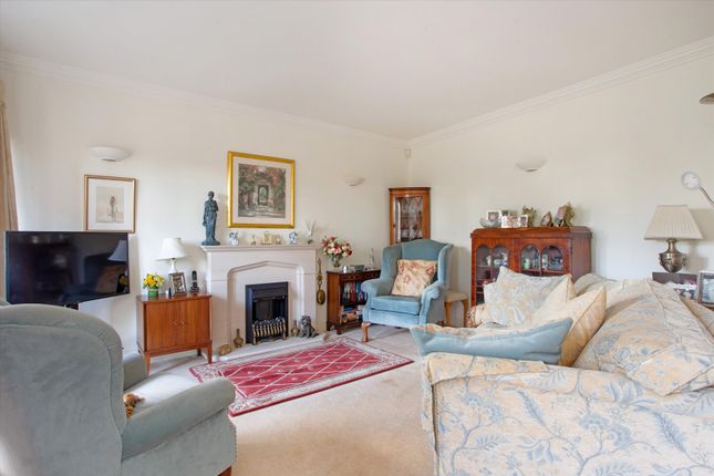 Flat for sale in Kings Crescent, Winchester, Hampshire