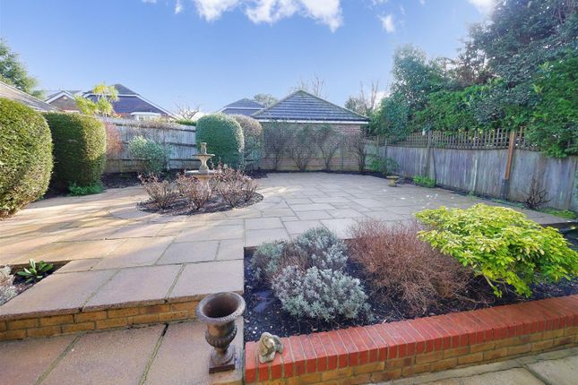 11, Roundwood, Worthing photo 2