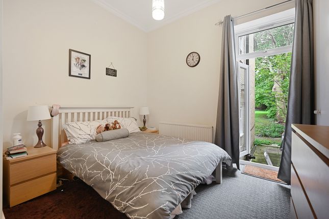 Flat for sale in Longley Road, Tooting Broadway, London