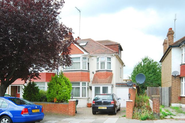 Property to rent in Huxley Gardens, Ealing, London