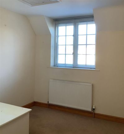 End terrace house to rent in Leakes Court, James Street, Louth